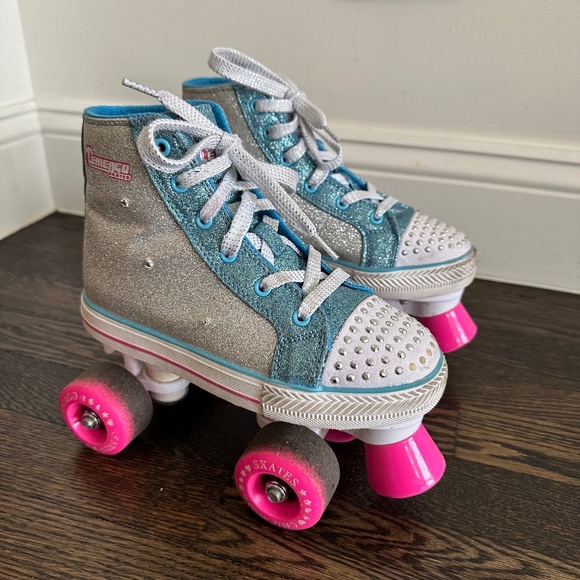 CHICAGO SKATES CRS120 Girls Junior Glitter Light Up Quad Roller Skate Size 1 - Picture 1 of 12